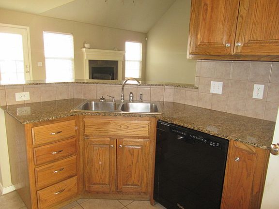 3rd image of 123 E 156th Pl