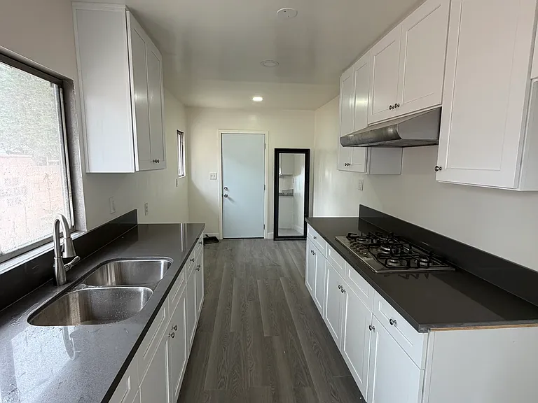 212 N Pasadena Ave #212 — Photo 1