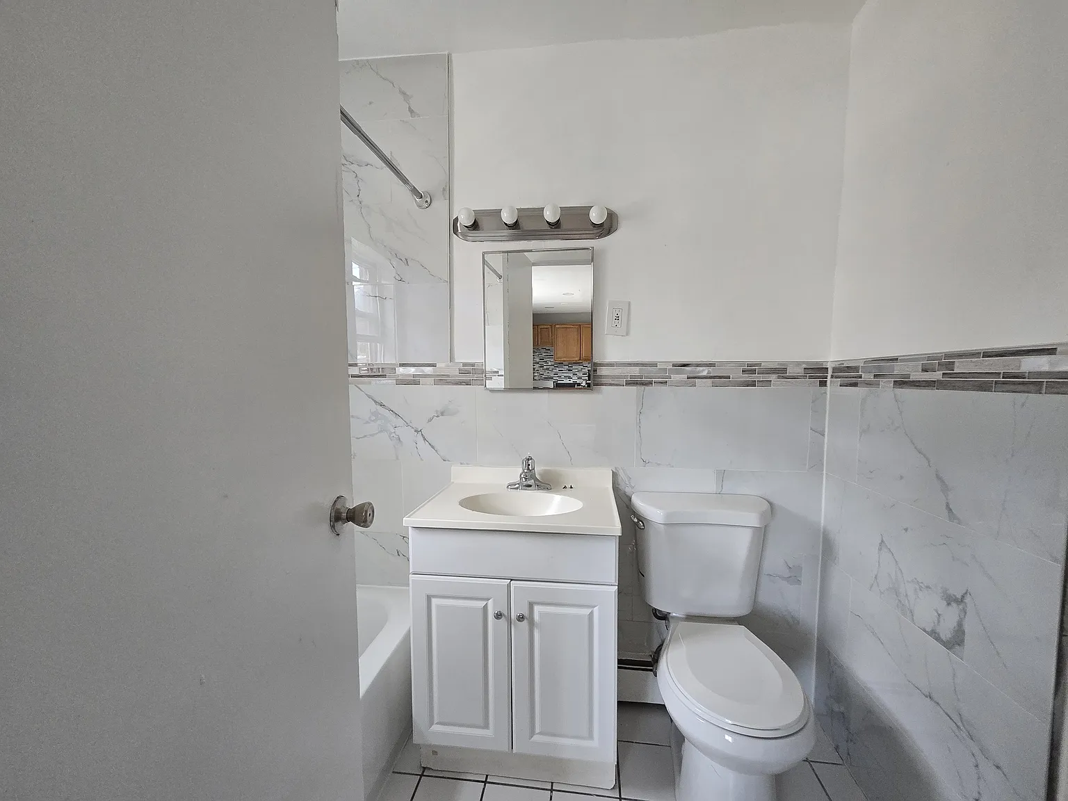 Studio, 550 sqft, $1,249 — Photo 3