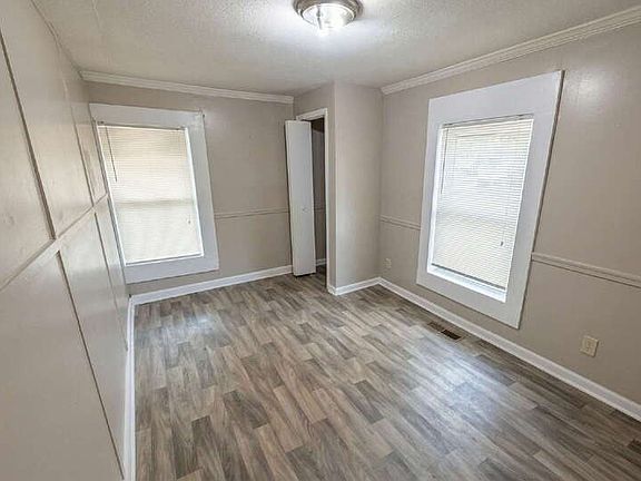 3rd image of 218 Irving Ave