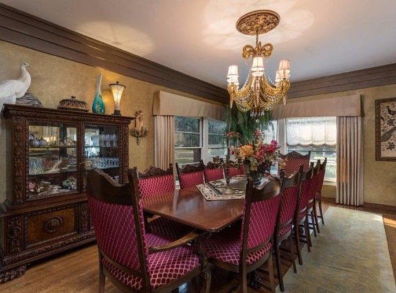 3rd image of 1815 N Heliotrope Dr