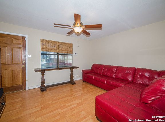 4th image of 5218 Bartmer Ave
