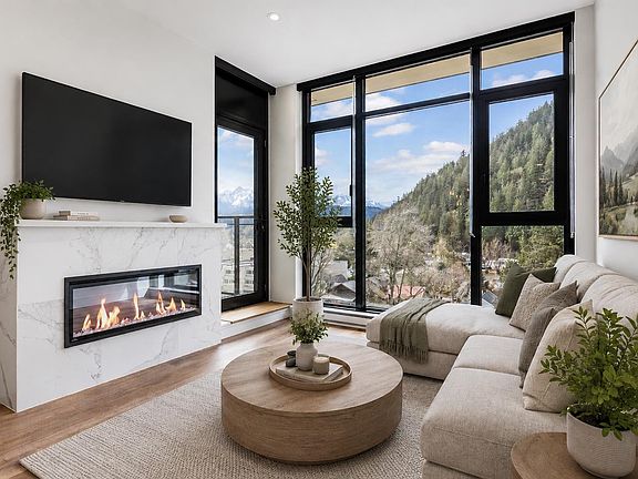 2nd image of 120 Esplanade Ave #702