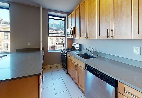 4th image of 23-25 E 124th St #2B