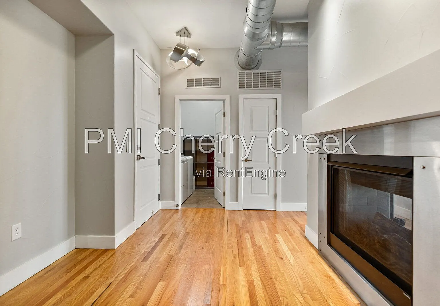 1 bed, 1.0 bath, 960 sqft, $2,050 — Photo 3