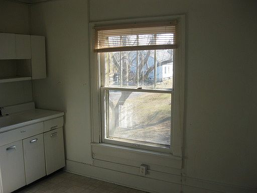 2nd image of 1512 Ross St APT 4