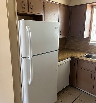 2nd image of 301 Liberty St #0c183b283