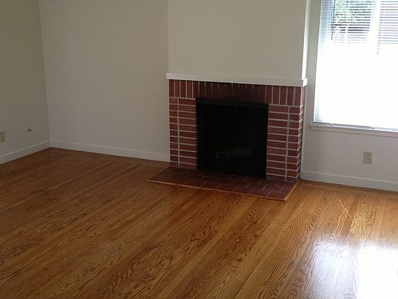 2nd image of 328 Waverley St APT 1