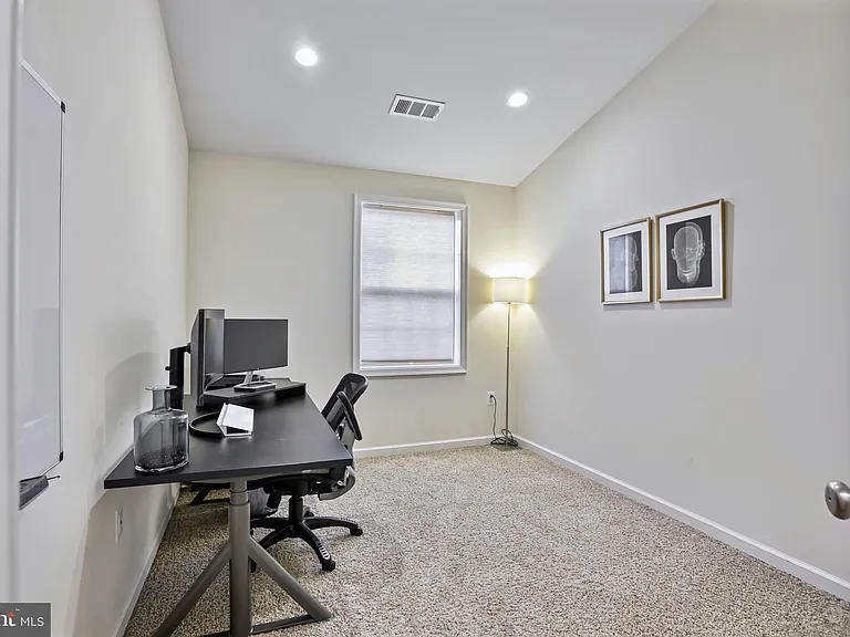 22462 Cambridgeport Sq — Photo 16