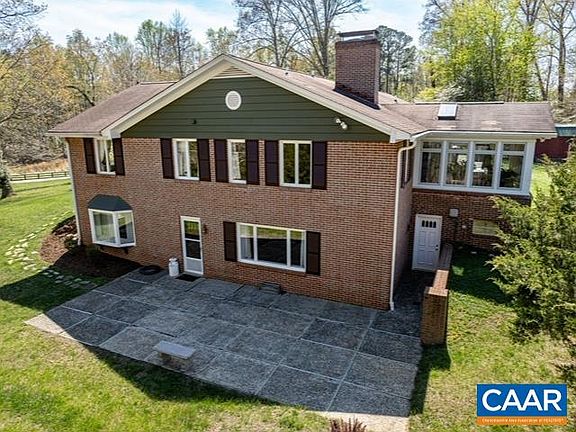 3rd image of 3505 Sarah Dr