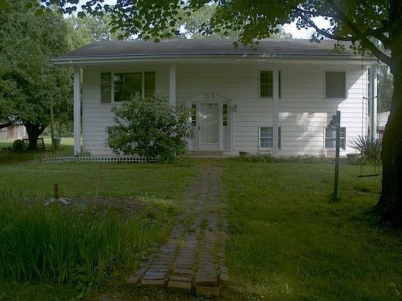 3rd image of 18451 Eden Ln