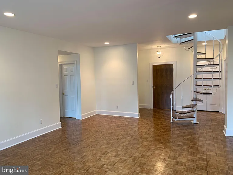 414 Old Lancaster Rd #405 — Photo 48