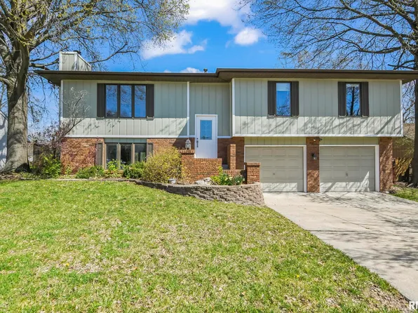 132 Wisteria Dr, Springfield, IL 62711