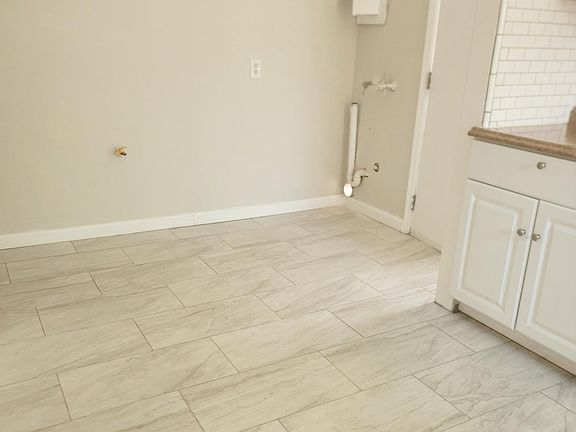 In unit washer and dryer hook ups ( additional fee)