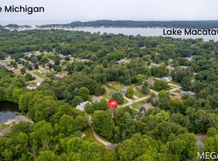 Pine Hollow Rd, Holland, MI 49423