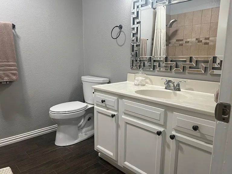 2504 Baylor Ave — Photo 34