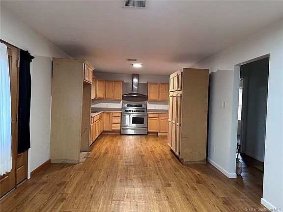5th image of 2712 Colfax St