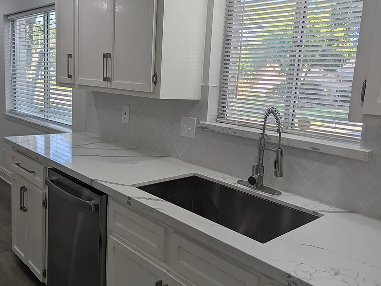 6102 Hummingbird St — Photo 10