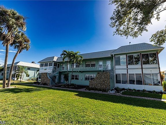 4th image of 3225 E Riverside Dr APT 48-D
