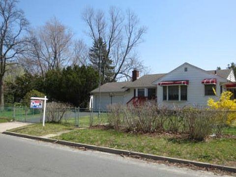 2nd image of 10 Eugene Dr