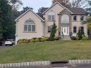 9 Polo Ct, Suffern, NY 10901