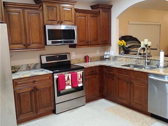 4th image of 7804 Carriage Pointe Dr