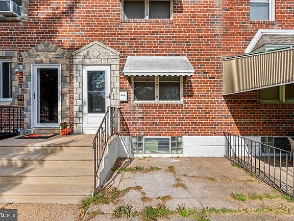 3rd image of 3037 Holme Ave