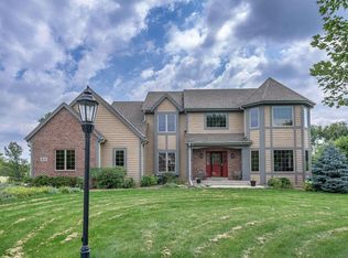 4220 Conservancy Ct, Brookfield, WI 53005