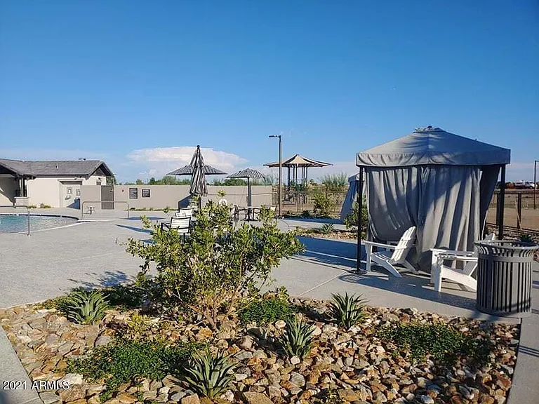 8746 W Solano Dr — Photo 24