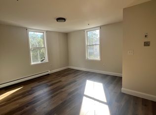 15 Webster St APT 1, Haverhill, MA 01830
