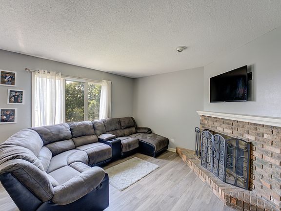 4th image of 3450 Cedarview Ct