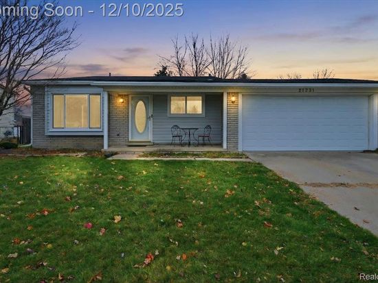 21231 Tiffany Dr, Woodhaven, MI 48183