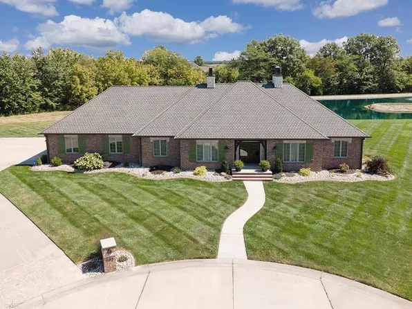 1190 N 11th St, Breese, IL 62230