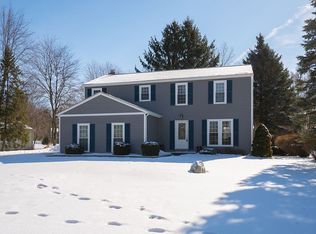 1220 Barneswood Ln, Rochester Hills, MI 48306