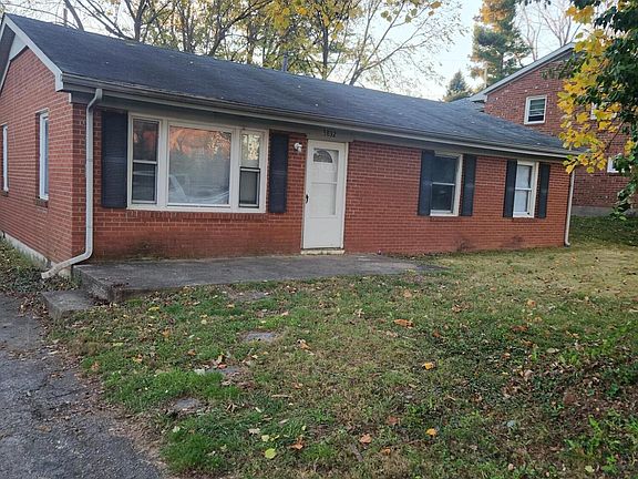 2nd image of 3832 Walhampton Dr