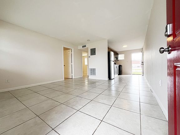 3rd image of 1610 N 25th St #8