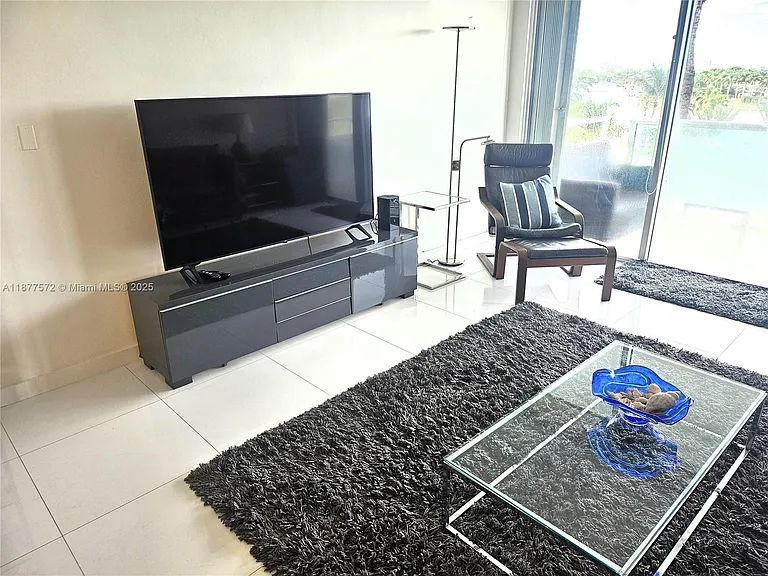 5161 Collins Ave #707 — Photo 27