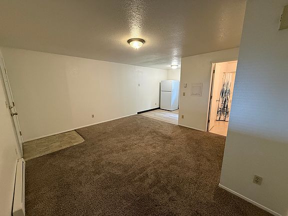 5th image of 1930 Maple St #9
