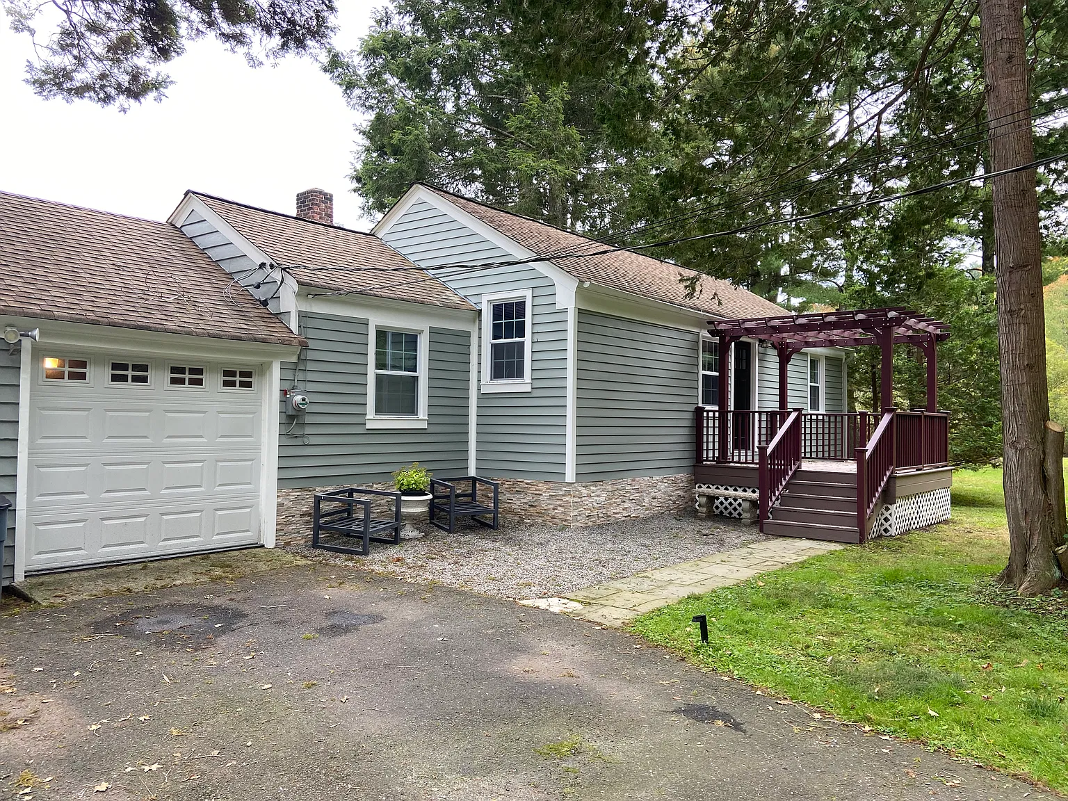 3 bed, 1200 sqft, $6,850 — Photo 1