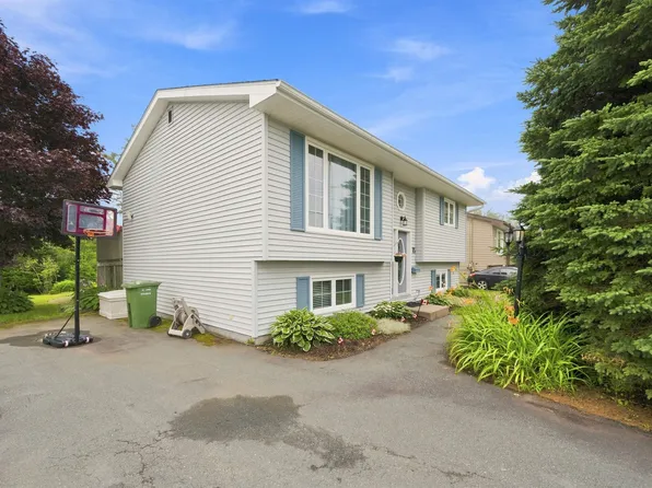 73 Briarwood Dr, Eastern Passage, NS B3G 1B9