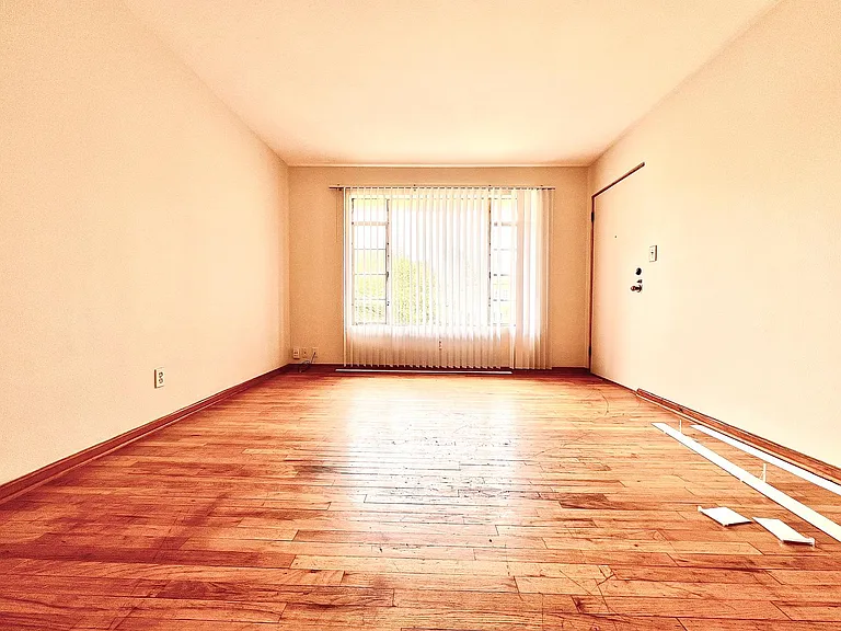 2530 Pleasant St #4 — Photo 7