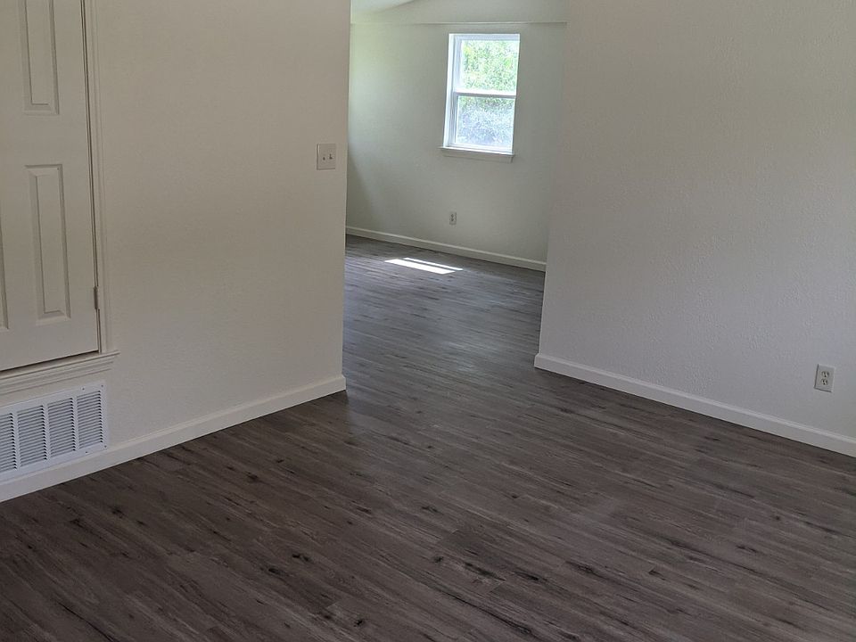 1st image of 1802 N 18th St