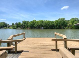 13842 Woody Point Rd, Charlotte, NC 28278