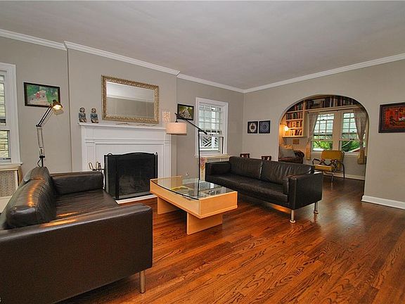 5th image of 2312 Delaware Dr