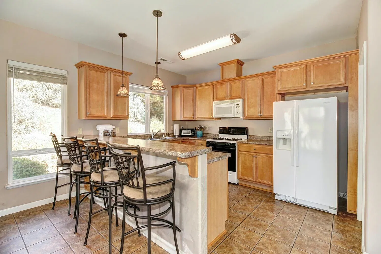 Beautiful and spacious 3 bdrm, 2 bth in Sutter Creek!! — Photo 4