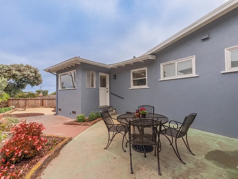 1236 Del Monte Blvd — Photo 27