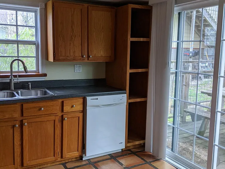 1509A Newton St — Photo 36