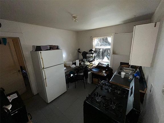 4th image of 1537-39 Mansfield St
