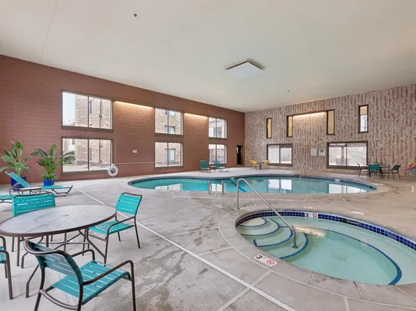 7510 Cahill Rd APT 317B, Edina, MN 55439