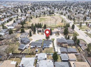 10412 39th Ave NW, Edmonton, AB T6J2J3